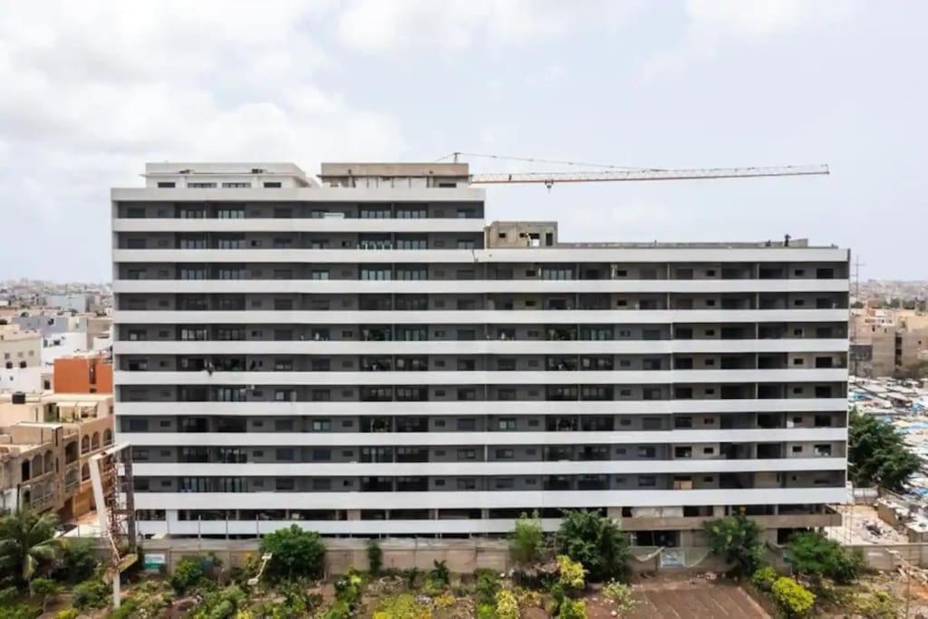 Superbe Appartement Avec Parking Gratuit Et Garde 达喀尔 外观 照片
