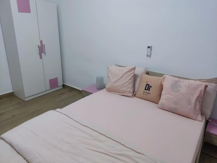 Superbe Appartement Avec Parking Gratuit Et Garde 达喀尔 外观 照片