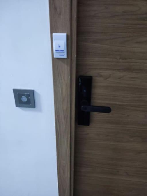 Superbe Appartement Avec Parking Gratuit Et Garde 达喀尔 外观 照片